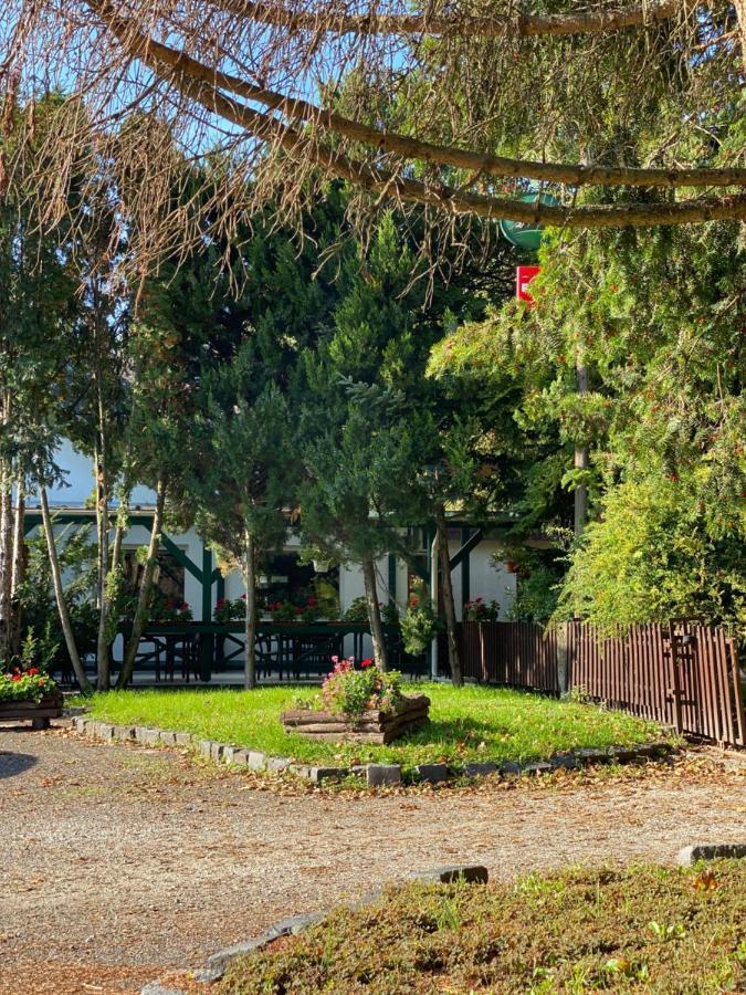 A Fogado Bed & Breakfast Bicske Bagian luar foto