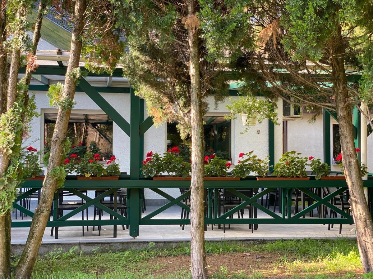 A Fogado Bed & Breakfast Bicske Bagian luar foto