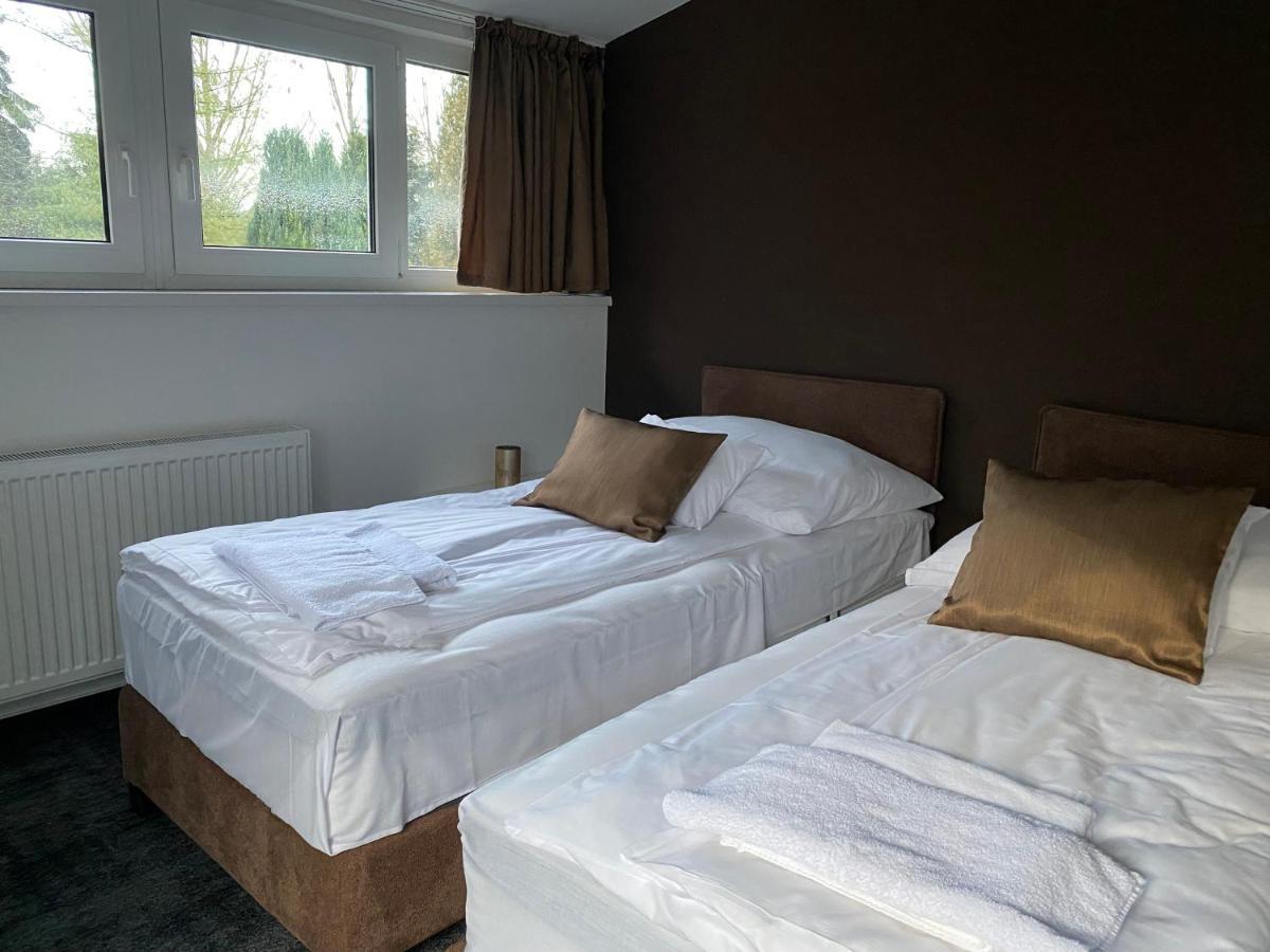 A Fogado Bed & Breakfast Bicske Bagian luar foto