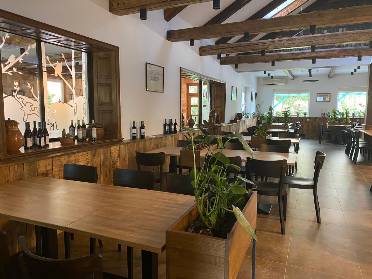 A Fogado Bed & Breakfast Bicske Bagian luar foto