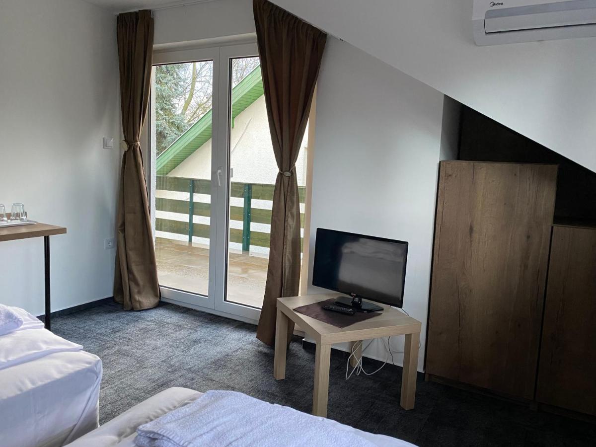 A Fogado Bed & Breakfast Bicske Bagian luar foto