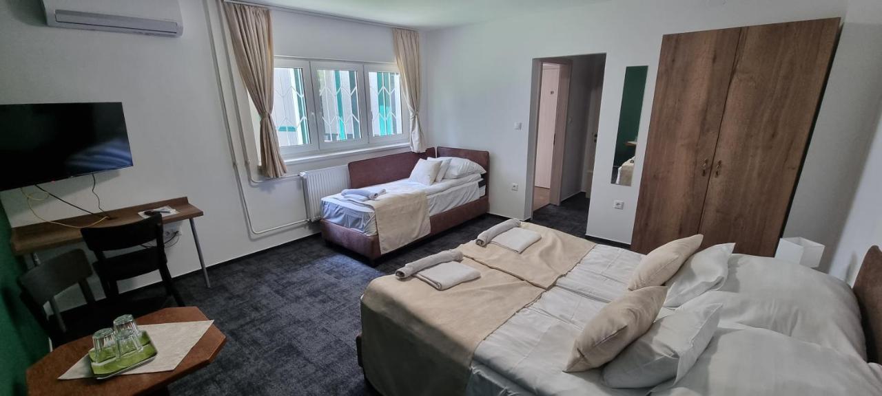 A Fogado Bed & Breakfast Bicske Bagian luar foto