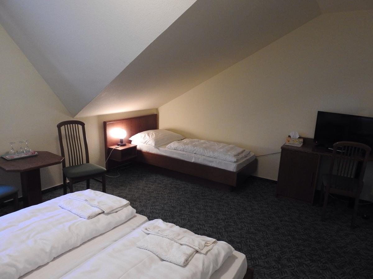 A Fogado Bed & Breakfast Bicske Bagian luar foto